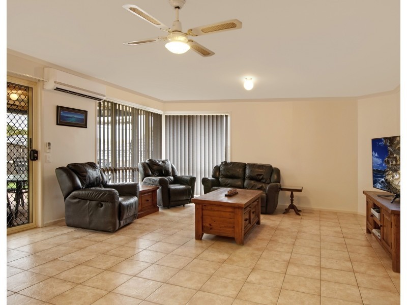 17 Barrington Drive, Woongarrah NSW 2259