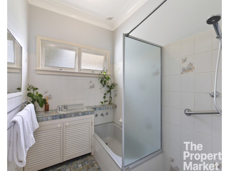 10 Crystal Crescent, Wyong NSW 2259