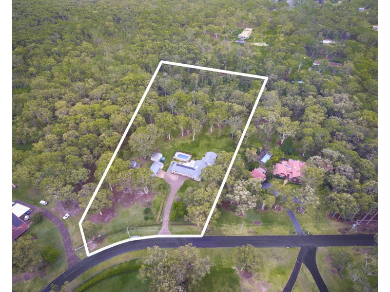 10 Simmons Close, Wyee Point NSW 2259