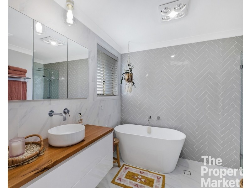 20 Kowandi Close, Buff Point NSW 2262