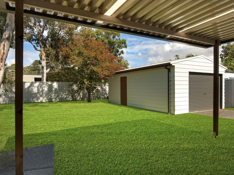 14 Manoa Road, Budgewoi NSW 2262