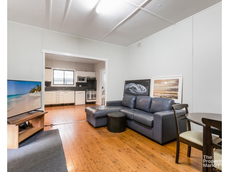 33 Bass Avenue, Killarney Vale NSW 2261