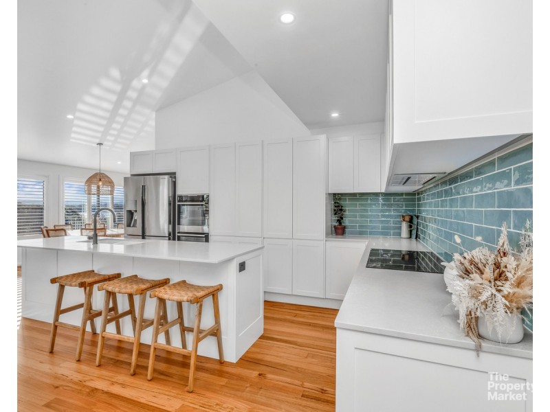 18 Halcyon Street, Mannering Park NSW 2259