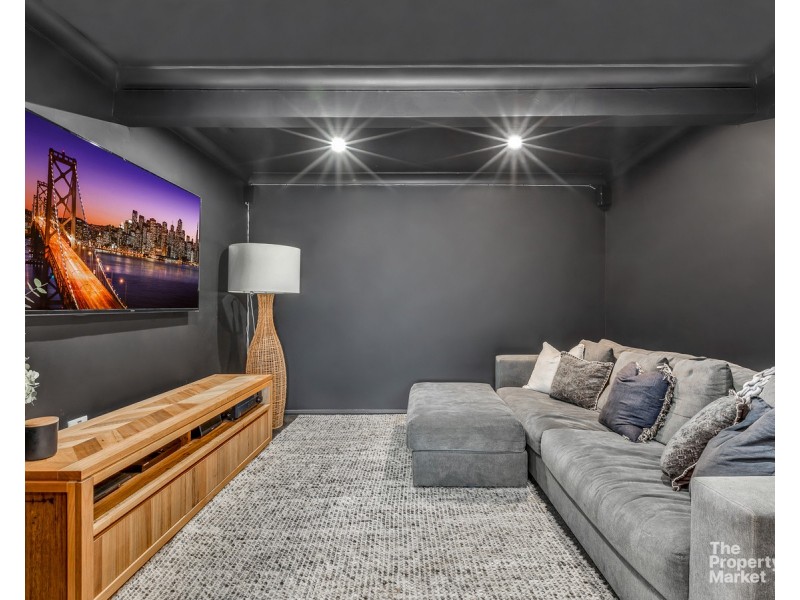 18 Halcyon Street, Mannering Park NSW 2259