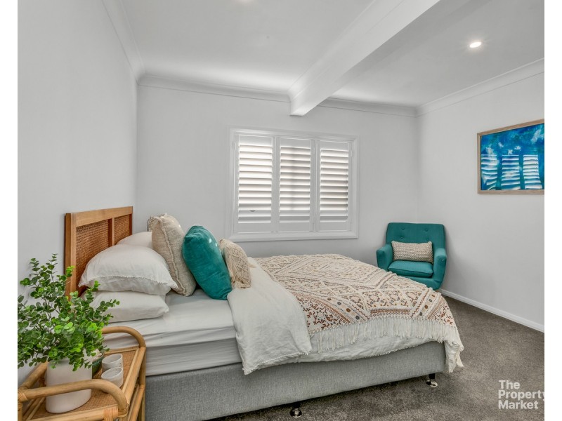 18 Halcyon Street, Mannering Park NSW 2259