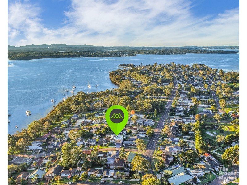 18 Halcyon Street, Mannering Park NSW 2259