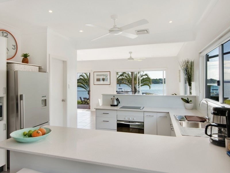 58 Gordon Avenue, Summerland Point NSW 2259