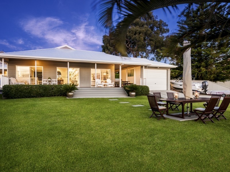 58 Gordon Avenue, Summerland Point NSW 2259