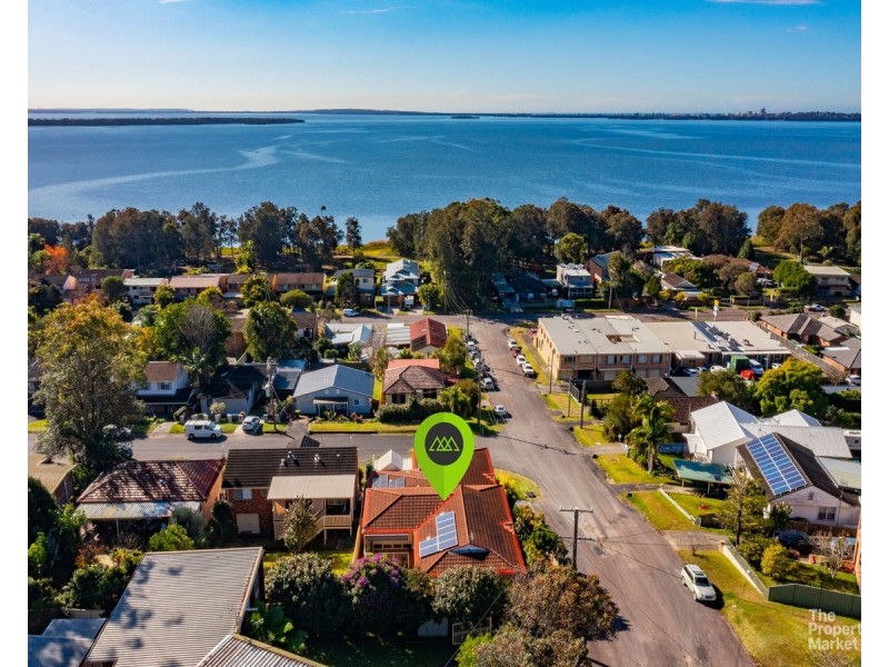 1a Shannon Parade, Berkeley Vale NSW 2261