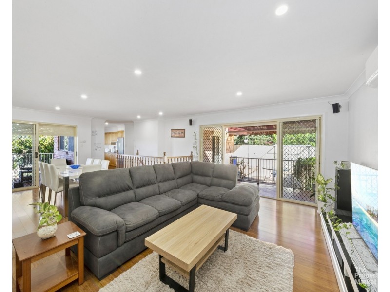 1a Shannon Parade, Berkeley Vale NSW 2261