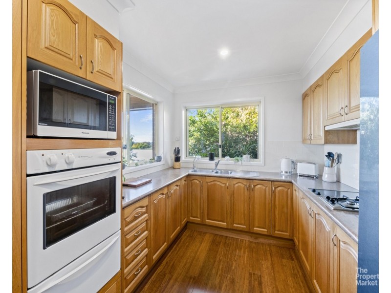 1a Shannon Parade, Berkeley Vale NSW 2261