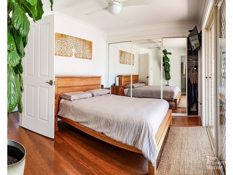 1a Shannon Parade, Berkeley Vale NSW 2261