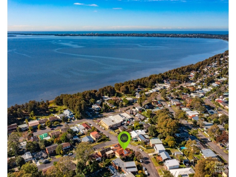 1a Shannon Parade, Berkeley Vale NSW 2261