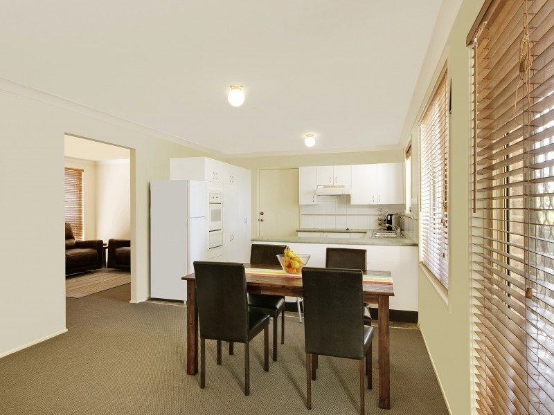 4 Kingsford Smith Drive, Berkeley Vale NSW 2261