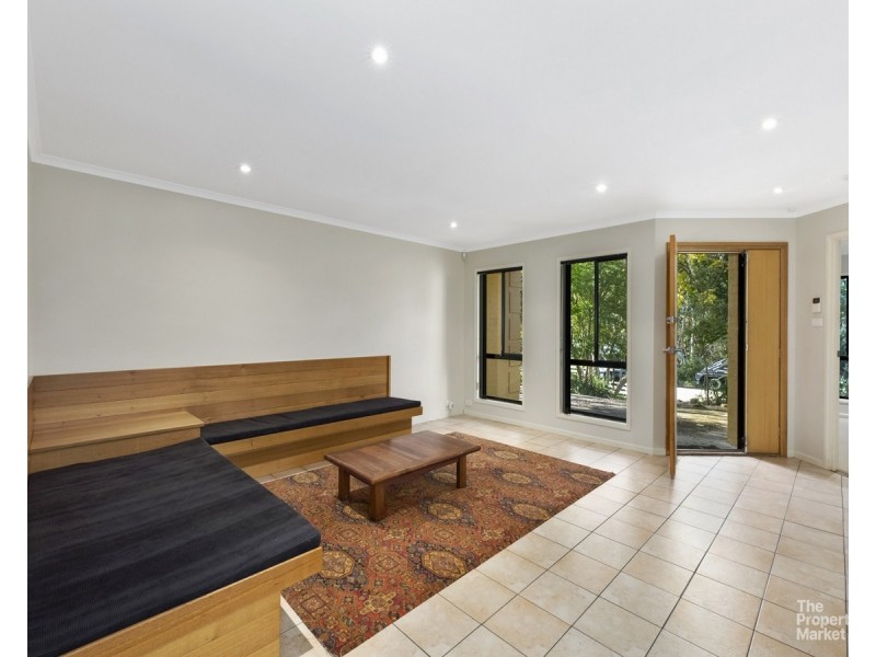 126 Elizabeth Bay Drive, Lake Munmorah NSW 2259