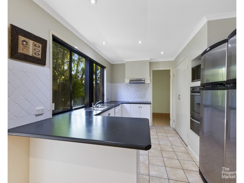 126 Elizabeth Bay Drive, Lake Munmorah NSW 2259