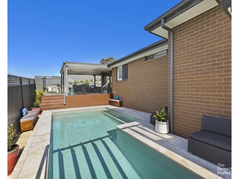8 Newport Terrace, Mardi NSW 2259
