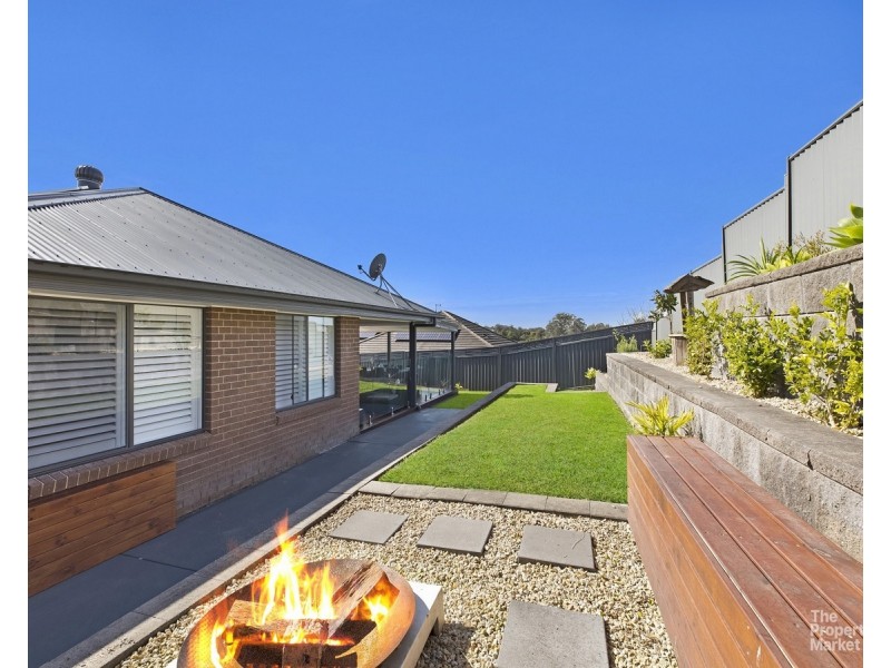 8 Newport Terrace, Mardi NSW 2259