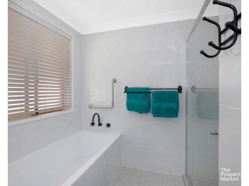 71 Campbell Parade, Mannering Park NSW 2259