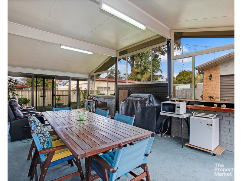 71 Campbell Parade, Mannering Park NSW 2259