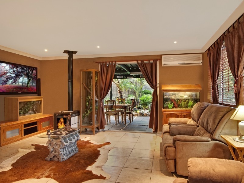 42 Agatha Avenue, Lake Munmorah NSW 2259