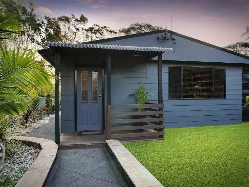 42 Agatha Avenue, Lake Munmorah NSW 2259