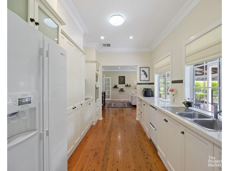 9 Holloway Drive, Jilliby NSW 2259