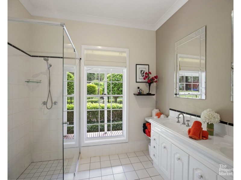 9 Holloway Drive, Jilliby NSW 2259