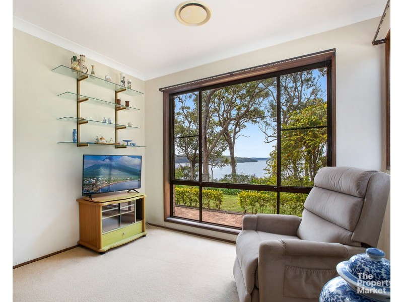 1 Winbin Crescent, Gwandalan NSW 2259