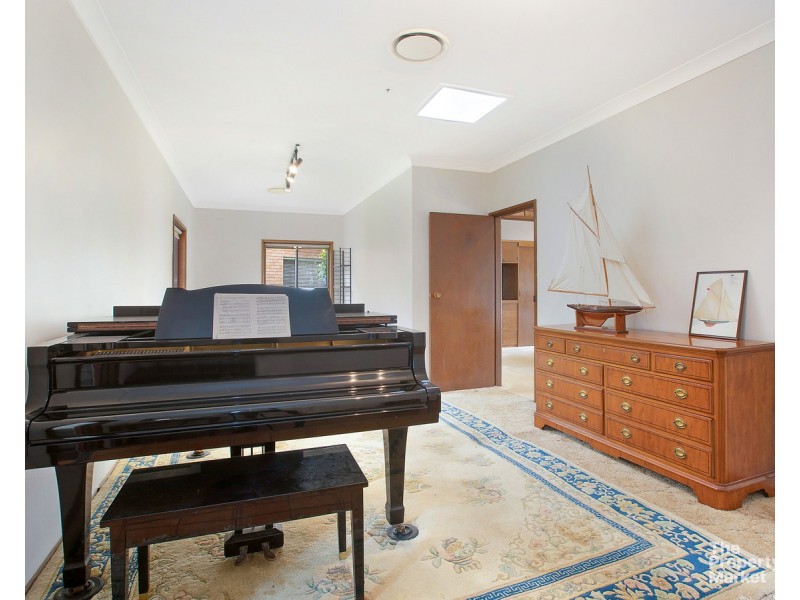 1 Winbin Crescent, Gwandalan NSW 2259