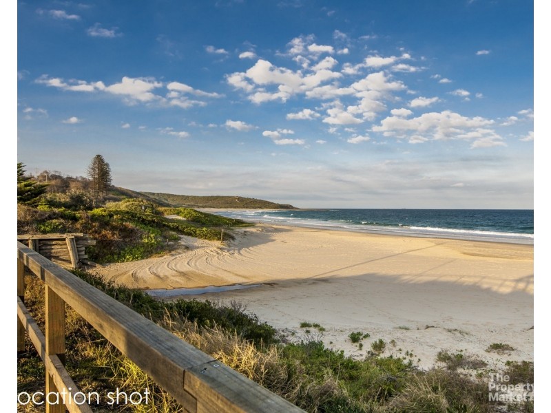 41 Dale Avenue, Chain Valley Bay NSW 2259