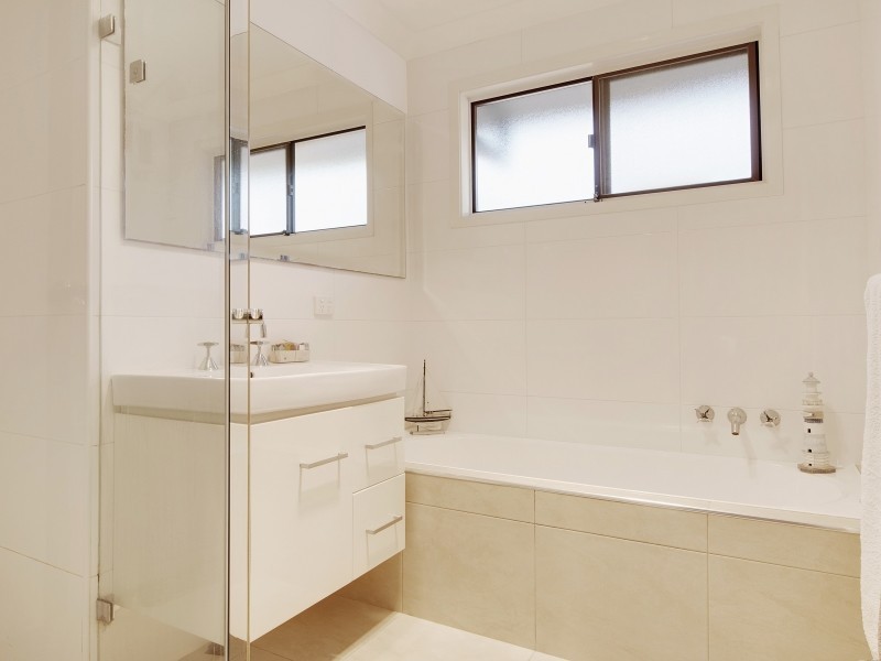 14 St James Avenue, Berkeley Vale NSW 2261