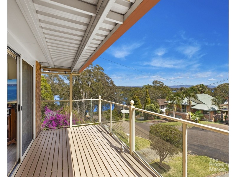11 Eliot Street, Mannering Park NSW 2259