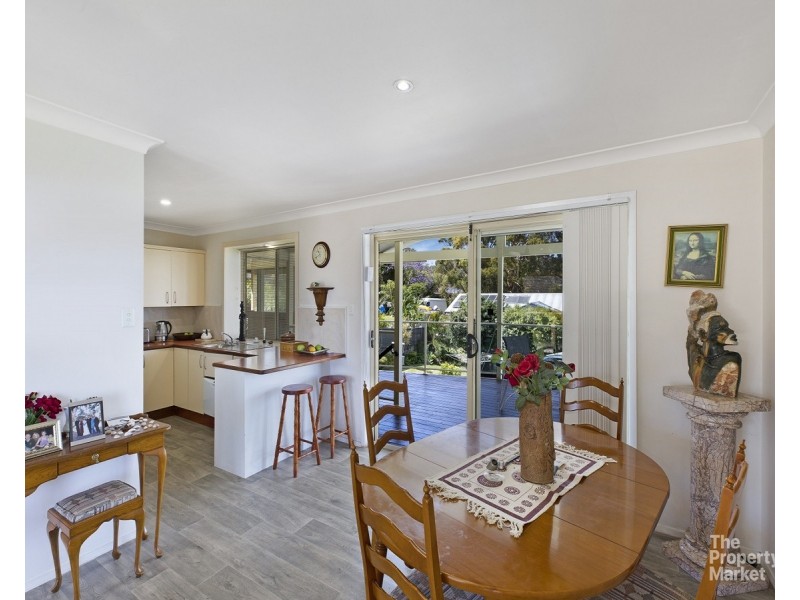 11 Eliot Street, Mannering Park NSW 2259