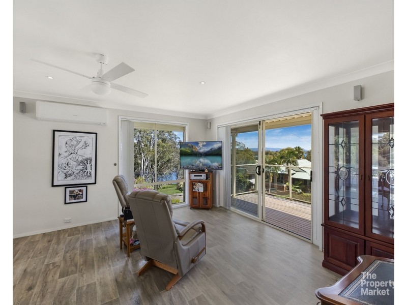 11 Eliot Street, Mannering Park NSW 2259