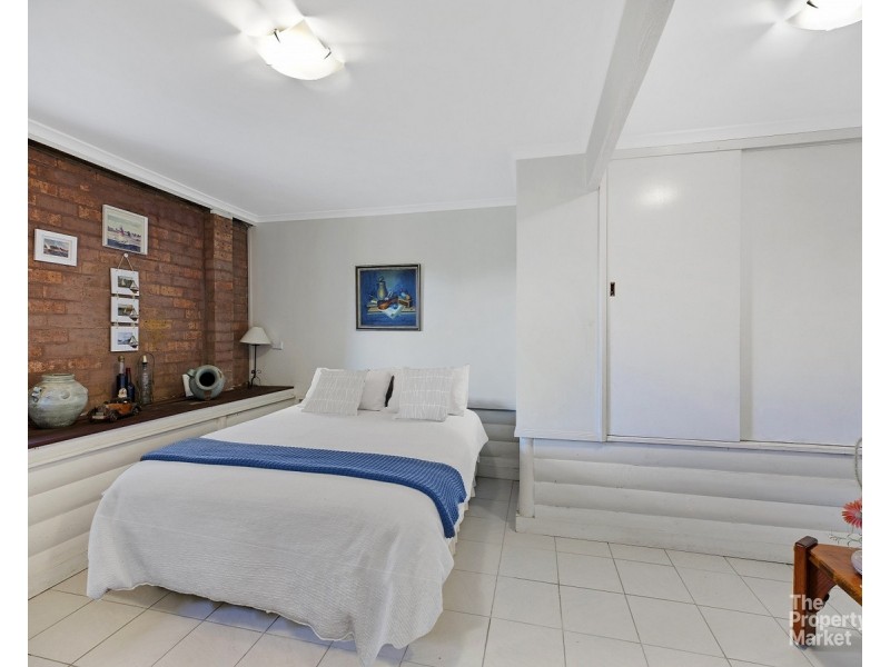 11 Eliot Street, Mannering Park NSW 2259