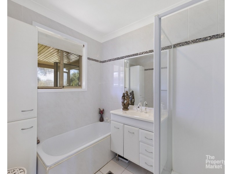 11 Eliot Street, Mannering Park NSW 2259