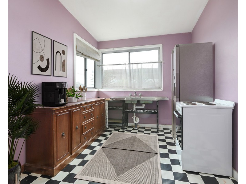 69 Campbell Parade, Mannering Park NSW 2259