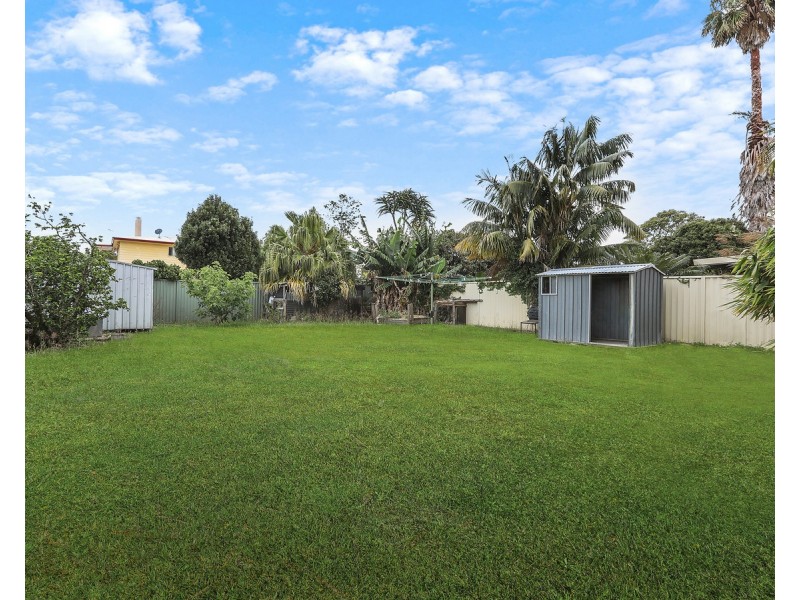 69 Campbell Parade, Mannering Park NSW 2259