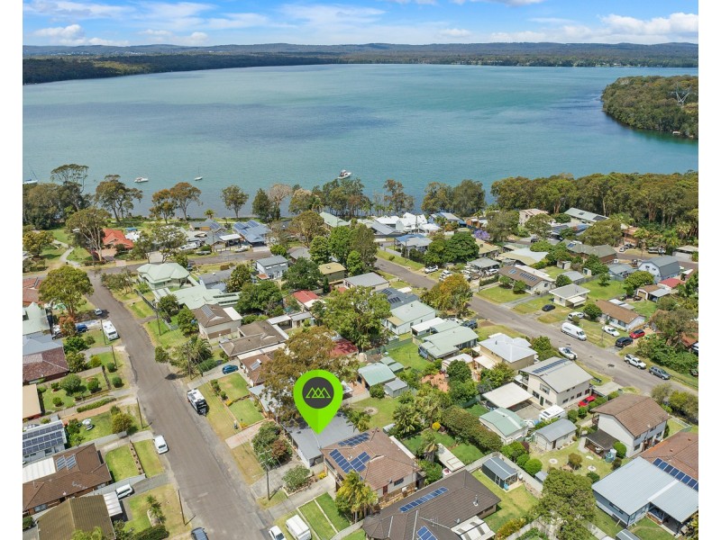 69 Campbell Parade, Mannering Park NSW 2259