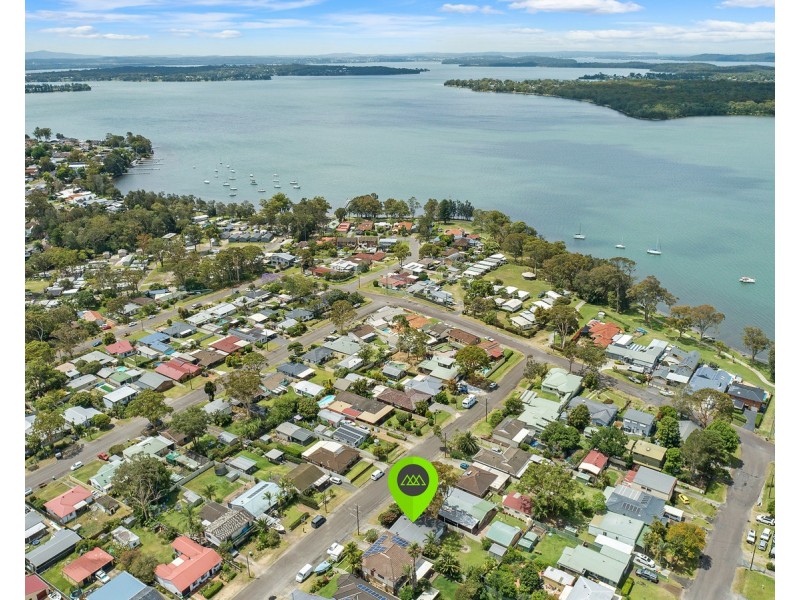 69 Campbell Parade, Mannering Park NSW 2259