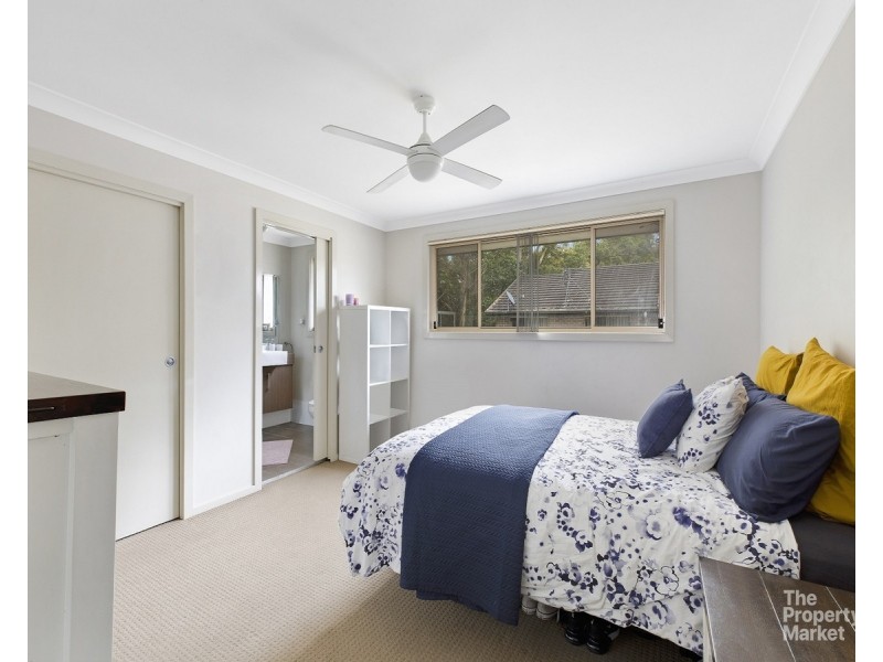 9/20A Kinarra Avenue, Wyoming NSW 2250