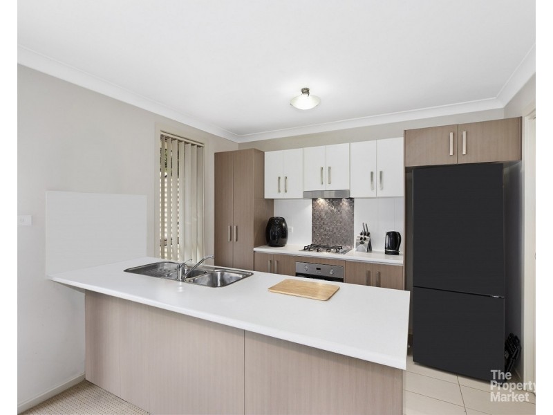 9/20A Kinarra Avenue, Wyoming NSW 2250