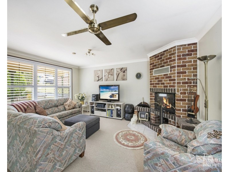 1 Bomaderry Crescent, Glenning Valley NSW 2261