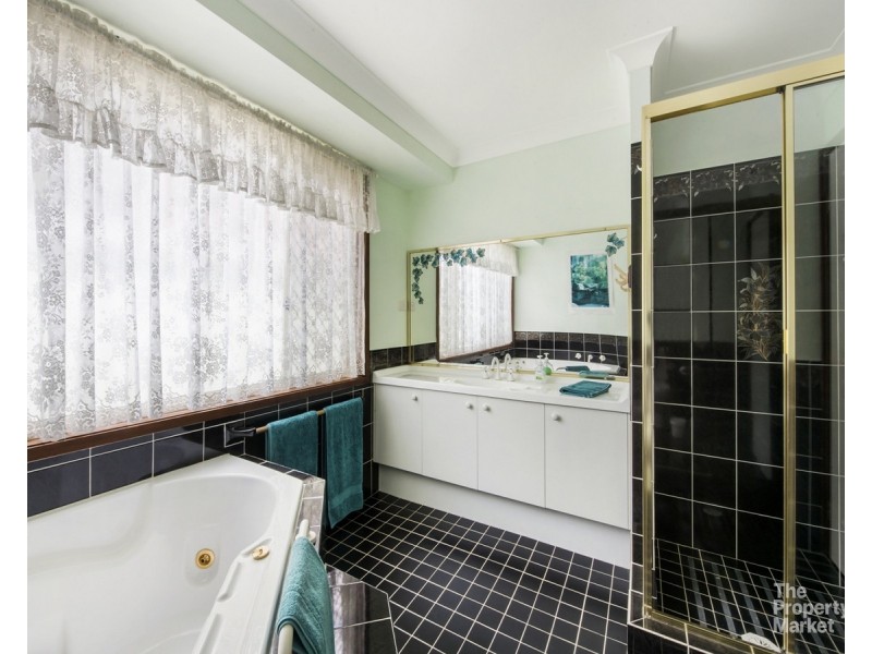 1 Bomaderry Crescent, Glenning Valley NSW 2261