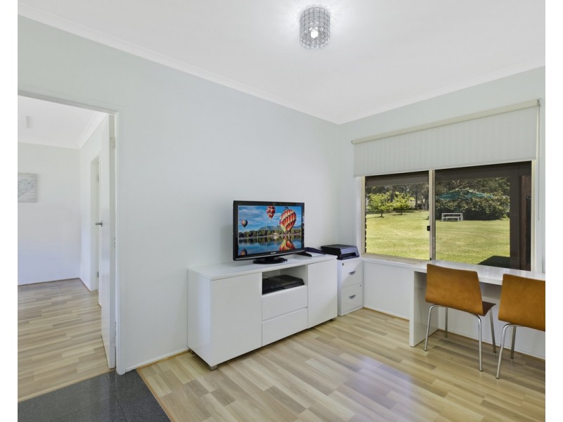 21 Holloway Drive, Jilliby NSW 2259