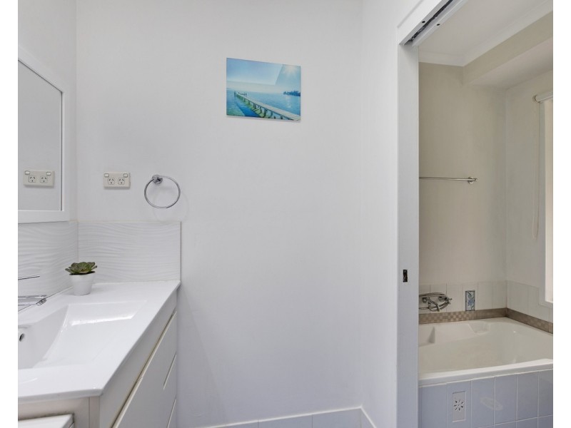 21 Holloway Drive, Jilliby NSW 2259