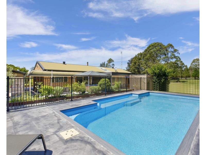 21 Holloway Drive, Jilliby NSW 2259