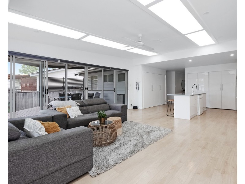 28 Spencer Road, Mannering Park NSW 2259