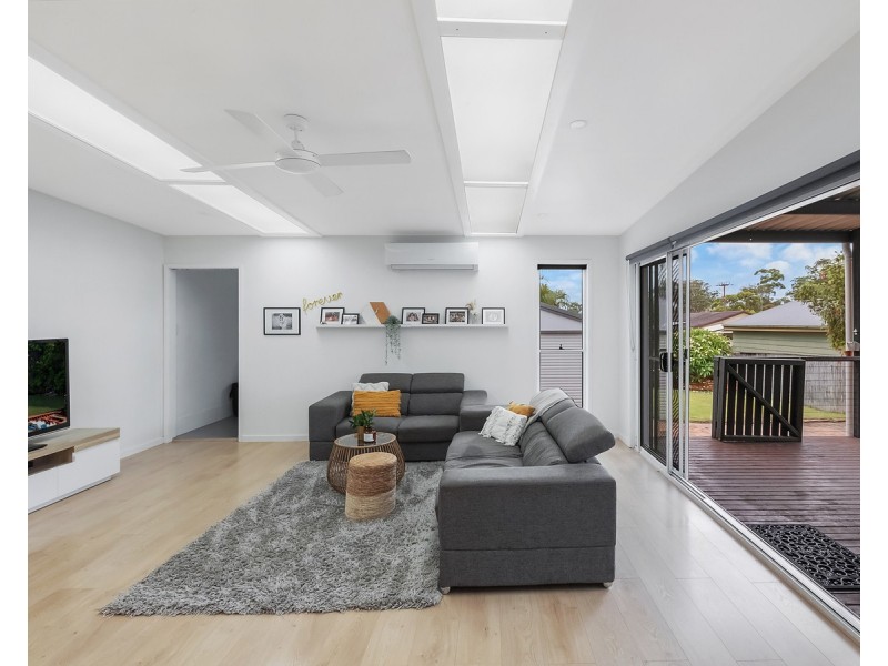28 Spencer Road, Mannering Park NSW 2259